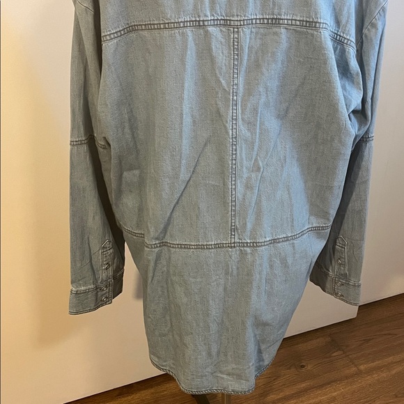 We The Free Light Blue Denim Top - Picture 7 of 9